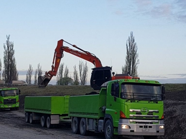 Bruce loading Eion 1